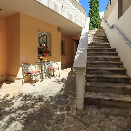 Apartment Seaside Split