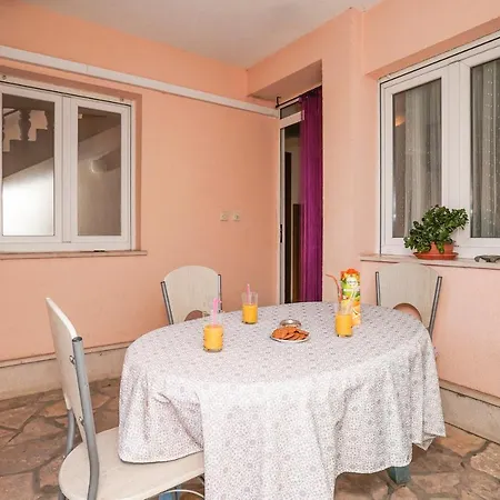 Apartment Seaside Split